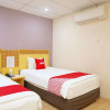 Отель Oyo 89866 Houz Inn, фото 10