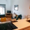 Отель 1-bed Apartment in a Historic Area of Plymouth, фото 13