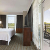 Отель Embassy Suites by Hilton Greenville Downtown Riverplace, фото 8