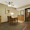 Отель Embassy Suites by Hilton Phoenix Biltmore в Финиксе