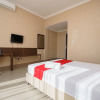 Отель RedDoorz Near Pantai Berkas Bengkulu, фото 6