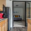 Отель 1 BR Apt near Downtown with Laundry by Frontdesk, фото 5