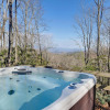 Отель Bryson City Cabin: Deck & Mountain-view Hot Tub, фото 15