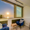 Отель Beautiful Lock up and go in Sea Point With Ocean Views Sundowner Views, фото 1