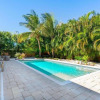Отель The Salted Coconut 3 Bedroom Home by RedAwning, фото 15