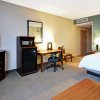 Отель Hampton Inn & Suites Folsom, фото 6