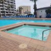 Отель Beachfront Resort * Heated Pool * Sleeps Heaps (Saida Royale 9039) by RedAwning, фото 13