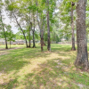 Отель Navarre Retreat w/ Screened-in Porch!, фото 16