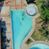 Отель Cool Breeze Beachfront Apartments, фото 10