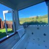 Отель Highland Stays - Ben View Studio Pod & Jacuzzi Bath, фото 9