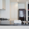 Отель Cozy And Spacious 1Br Apartment At Branz Bsd, фото 9