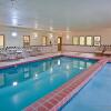 Отель Country Inn & Suites by Radisson, Topeka West, KS, фото 13