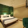 Отель Theory9 Premium Serviced Apartments Bandra, фото 3