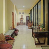 Отель OYO 335 Wisma Empat Lima Syariah, фото 12
