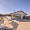 Отель Luxe Mid-century Austin Home w/ Canyon Views, фото 1
