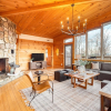 Отель Chestnut by Avantstay Mountain Cabin w/ Treetop Views, Hot Tub & Game Room!, фото 10
