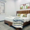 Отель BluO Modern 1BHK - DLF Galleria Market, фото 7