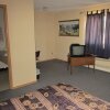 Отель Bedrock Motel, фото 2