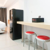 Отель Comfy And Nice Studio At 27Th Floor De Prima Apartment, фото 11