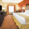 Отель Holiday Inn Express Hotel & Suites Muncie, an IHG Hotel, фото 4