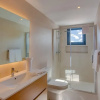 Отель Modern Luxury Penthouse With Private Rooftop Picuzzi Steps From the Beach, фото 10