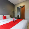 Отель RedDoorz Plus near Tebet, фото 21