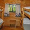 Отель Robin Hill Camping Resort One-Bedroom Cottage 8, фото 7