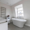 Отель Gorgeous 5BR home with garden and parking in Battersea, фото 9