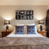 Отель Spacious Lake View Alpine Townhouse Walk TO Town, фото 8