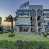 Отель Country Inn Hotels & Resorts в Вриндаван