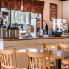 Отель Econo Lodge Inn & Suites Lake Harmony - Pocono Mountains Area, фото 17