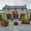 Отель Stunning Edinburgh 1820s stables converted studio, фото 1