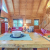 Отель Serene Cabin w/ Deck - 7 Mi to Downtown Ellijay!, фото 6