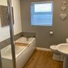 Отель Hopefield Premium Holiday Home Portrush Sleeps 10 4 bedrooms, фото 9