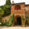 Отель Stunning private villa for 6 guests with private pool, TV, pets allowed and parking, фото 1