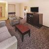 Отель La Quinta Inn & Suites by Wyndham DFW Airport West - Bedford, фото 17