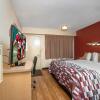 Отель Red Roof Inn Detroit - Roseville/ St Clair Shores, фото 47