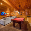 Отель Playhouse Cinema - Four Bedroom Cabin, фото 22