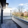 Отель Contemporary Holiday Home in London with Patio, фото 8