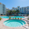 Отель Upscale King, Pool View, Close to Kierland w/Parking (316), фото 14