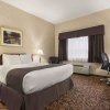 Отель Days Inn - Toronto East Lakeview, фото 16