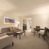 Отель Embassy Suites by Hilton Milwaukee Brookfield, фото 3