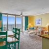 Отель Emerald Beach by Book That Condo, фото 14