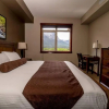 Отель Spacious 3BR 2BA Penthouse with Mountain Views, фото 12
