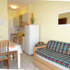 Отель Central Flat, 130m From the Beach With Shared Pool, фото 2