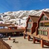 Отель Ski-in/ski-out W/ Pool & Hot Tub 2 Bedroom Condo, фото 23