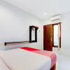 Отель OYO 90155 Landuh Merta Residence, фото 30