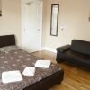 Отель Central Studios Gloucester Road by Rooms Booked - Free Parking, фото 2