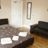 Отель Central Studios Gloucester Road by Rooms Booked - Free Parking, фото 3