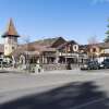 Отель Family Friendly 3 Br/2.5 BA Full Chambers Access!, фото 1